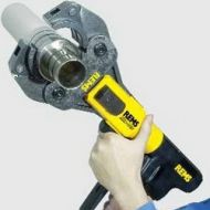 Akumulátorový radiálny lis REMS